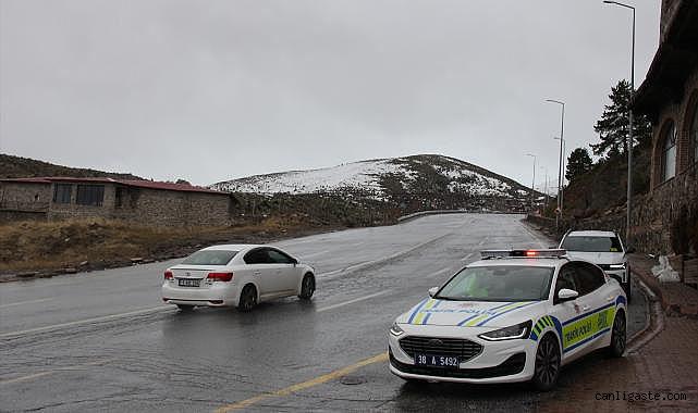 Erciyes yolunda trafik akışı yeniden başladı 