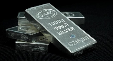 Gümüşün onsu yüzde 35 geriledi! Yatırımcısı şimdi ne yapacak?