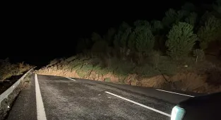 GÜNCELLEME 2 - Toprak kayması nedeniyle ulaşıma kapatılan İstanbul-İzmir Otoyolu yeniden açıldı