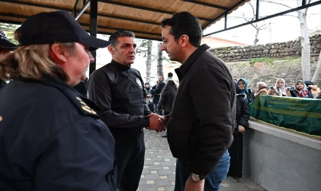 GÜNCELLEME - Adana'da yaya geçidinde motosikletin çarptığı bebek arabasındaki bebek hayatını kaybetti