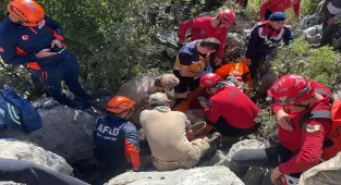 GÜNCELLEME - Antalya'da kaybolan 80 yaşındaki yaşlı kadın dağda kayalıklar arasında bulundu