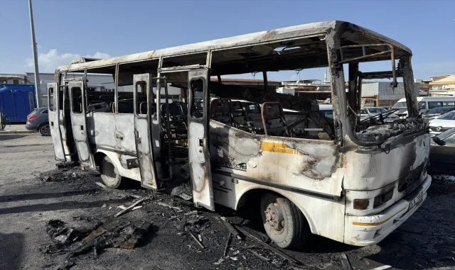 GÜNCELLEME - İzmir'de yanan midibüsteki 16 yaşındaki çocuk öldü
