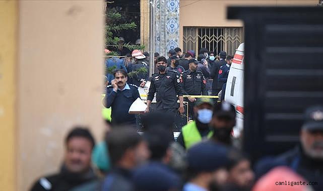 GÜNCELLEME - Pakistan'da camide cuma namazı sırasında düzenlenen saldırıda ölü sayısı 36'ya çıktı