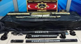 GÜNCELLEME - Siirt'te aracın aks ve şaftında 5 kilo 300 gram uyuşturucu ele geçirildi