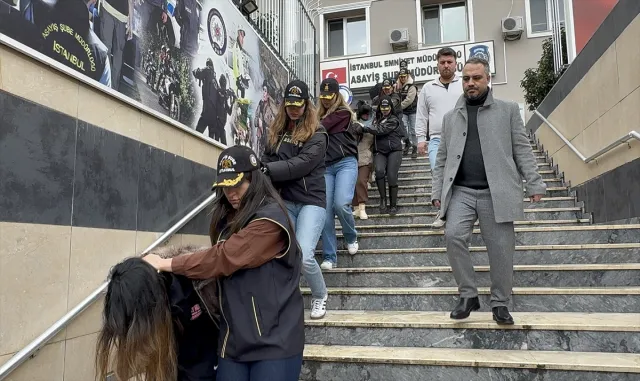 İstanbul'da sahte oturum belgesi dolandırıcılığı operasyonunda yakalanan 11 şüpheli adliyede