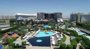 Katalonya, turist konaklama vergisini iki kat artırarak günlük 12 avroya kadar çıkardı