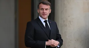 Katar Emir Şeyh Temim, Fransa Cumhurbaşkanı Macron'la bölgesel gelişmeleri görüştü