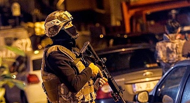 Kayseri'de özel harekat destekli operasyon! 20 ekip 210 personelle dev baskın