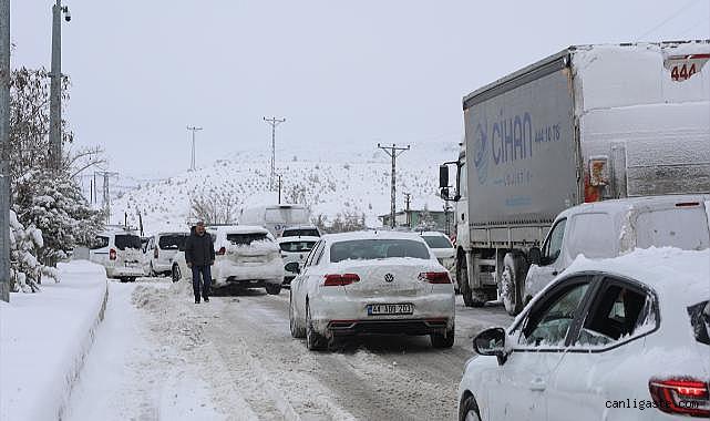 Kayseri-Malatya ve Kayseri-Kahramanmaraş yolu ulaşıma kapandı