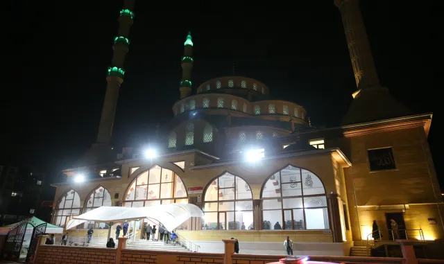 Kayseri'de ve çevre illerde Berat Kandili dualarla idrak edildi