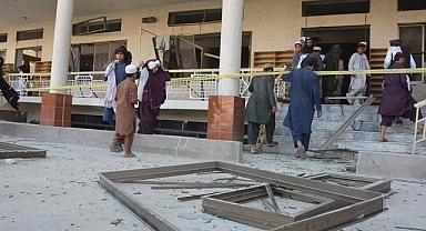 Pakistan'da camide meydana gelen patlamada en az 15 kişi hayatını kaybetti (GÜNCELLEME)