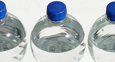 Pet şişeyi açamayan da çatalın tabakta çıkardığı sesten rahatsız olan da şikayet etti