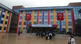 Samsun ve 6 ilde eğitim öğretim yılının ikinci dönemi Bayrak Sevgisi temasıyla başladı