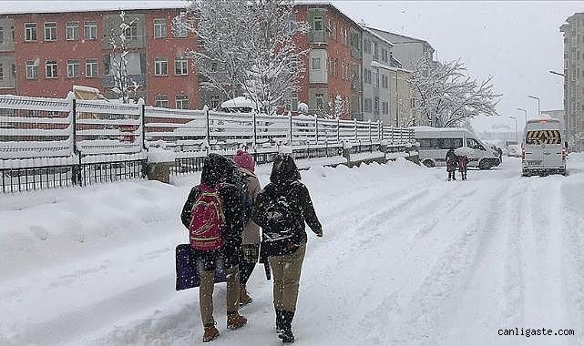 Sarız'da taşımalı eğitime buzlanma nedeniyle bir gün ara