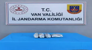 Van'da 1 kilo 978 gram esrar ele geçirildi