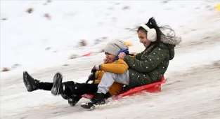 Van'ın Muradiye ilçesinde yoğun kar nedeniyle taşımalı eğitime ara verildi