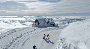 Yıldız Dağı hafta sonu kayakseverlerle doldu