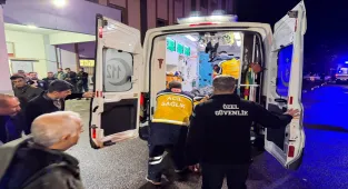 Adıyaman'da dere yatağına devrilen otomobildeki 2'si ağır 5 kişi yaralandı