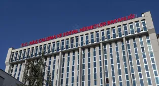 Aile ve Sosyal Hizmetler Bakanlığından Zeytinburnu'nda cesedi bulunan anne ve kızına ilişkin açıklama: