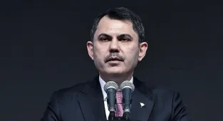 Bakan Kurum, Adıyaman'ın Zey köyünde halı sahaya kavuşan çocukları paylaştı