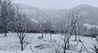 Beypazarı'nın yüksek kesimlerinde kar yağışı etkili oldu