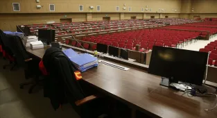 Bursa'da ehliyetsiz sürücünün çarpması sonucu kızlarını kaybeden aile tazminat davası açtı