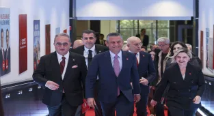 CHP Genel Başkanı Özel, partisinin Milletle Birlikte, Milletin Emrinde buluşmasında konuştu: (2)