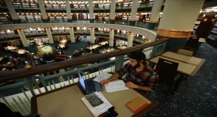 ERÜ Rektörü Altun, yenileme çalışması devam eden kütüphane binasını inceledi