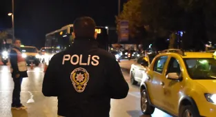 Esenyurt'ta polis ekiplerince asayiş ve trafik uygulaması yapıldı