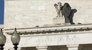Fed Başkanı Powell, politikalarının bekle-gör için uygun konumda olduğunu söyledi