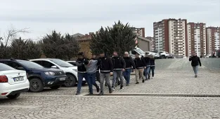 GÜNCELLEME 2 - Midesinde Türkiye'ye uyuşturucu sokan zanlıyla bu kişiye yardım eden 2 kişi tutuklandı