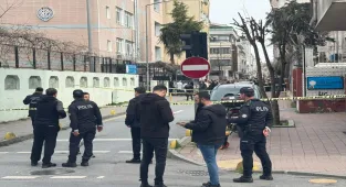 GÜNCELLEME - Fatih'te boşanma aşamasındaki eşini sokakta silahla öldüren şüpheli yakalandı