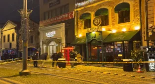 GÜNCELLEME - Kocaeli'de eğlence mekanına düzenlenen silahlı saldırıda 3 kişi öldü, 2 kişi yaralandı