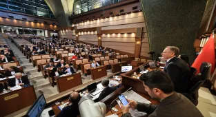 İBB Meclisinde İmamoğlu çıkar amaçlı suç örgütü davasının iddianamesi konuşuldu