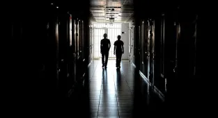 İzmir'de 2 kişinin akıma kapılarak ölümüne ilişkin hapis cezası verilen 11 sanık tahliye edildi