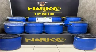 İzmir'de aracında uyuşturucu ele geçirilen şüpheli tutuklandı