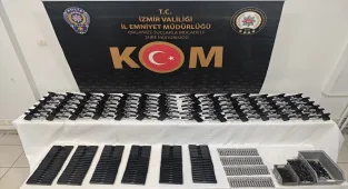 İzmir merkezli suç örgütüne yönelik operasyonda yakalanan 10 şüpheli tutuklandı