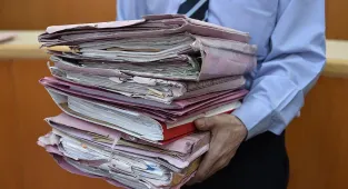 Mersin'de markette bebeğin yüzüne zarar verildiği iddiasına soruşturma başlatıldı