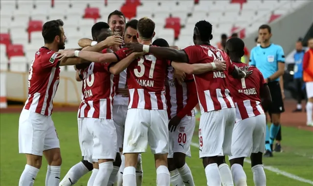 Sivasspor'un ilk hedefi play-off