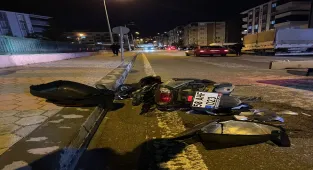Suşehri'nde otomobil ile motosiklet çarpıştı, 1 kişi yaralandı