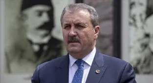 BBP Genel Başkanı Destici, milli güreşçi Rıza Kayaalp'i tebrik etti