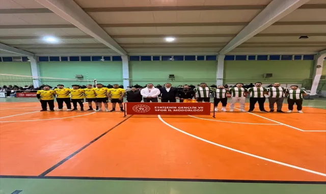 Beylikova'da kurumlar arası voleybol turnuvasında finalistler belli oldu