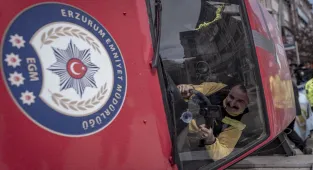 Erzurumlular emniyet kemerinin hayat kurtardığını simülasyon aracında deneyimledi