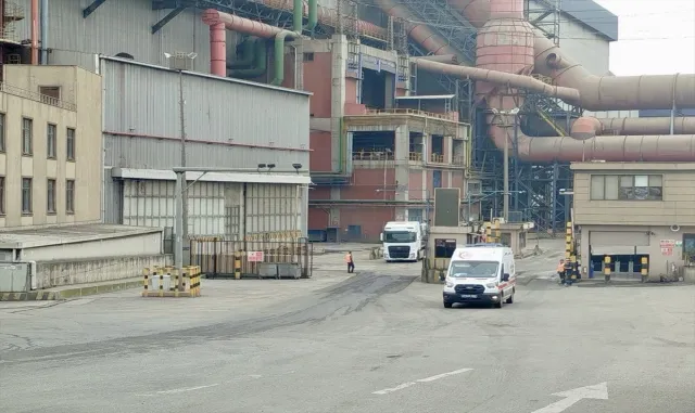 GÜNCELLEME - Kocaeli'de fabrikada yüksekten düşen 3 işçi öldü