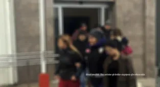 İstanbul'da uyuşturucu ve fuhuş soruşturması kapsamında bir eğlence mekanında arama yapıldı