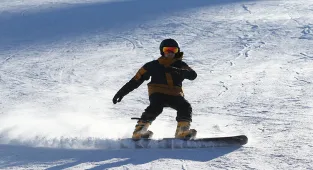 Kars'ta kayak ve snowboard kursları tamamlandı 