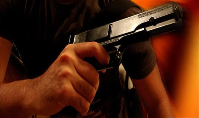 Kırşehir'de 2 ruhsatsız tabanca, av tüfeği, şarjör ve çok sayıda fişek ele geçirildi