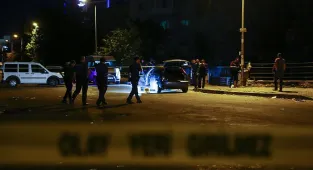 Konya'da kavga ihbarına giden polis ekiplerine çocuklardan sürpriz kutlama