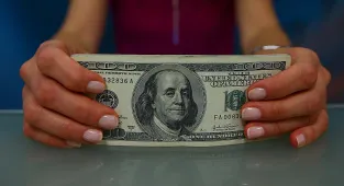 WSJ: BAE, savaşın dolar rezervlerini etkileyeceği endişesiyle ABD'den finansal yardım istiyor