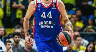 Anadolu Efes'in oyuncusu Cordinier ameliyat edildi